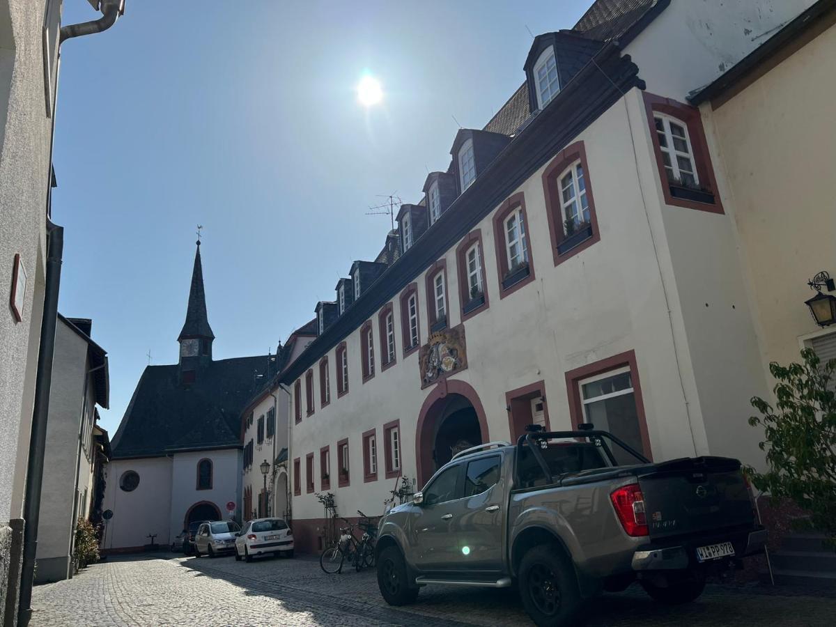 Ferienwohnung Im Stadionischem Hof Walluf Exterior photo