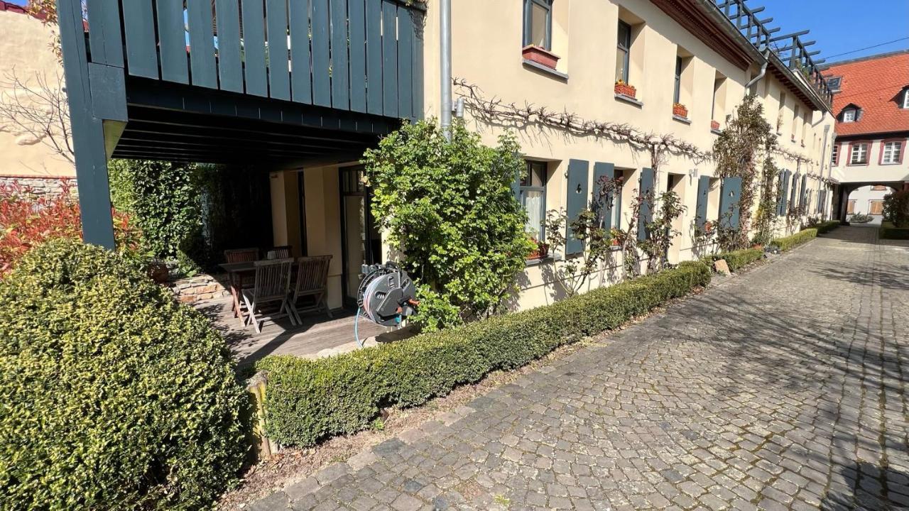 Ferienwohnung Im Stadionischem Hof Walluf Exterior photo